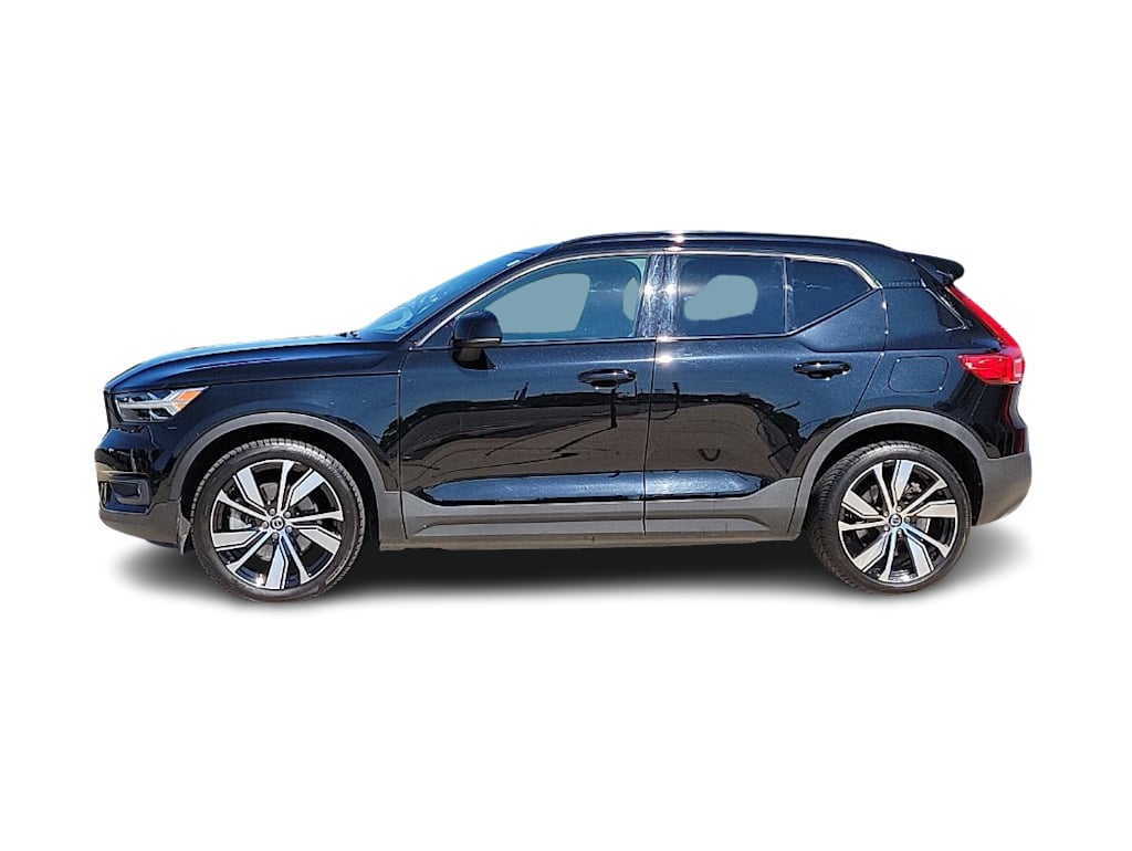 Thumbnail: 2021 Volvo XC40 - 3