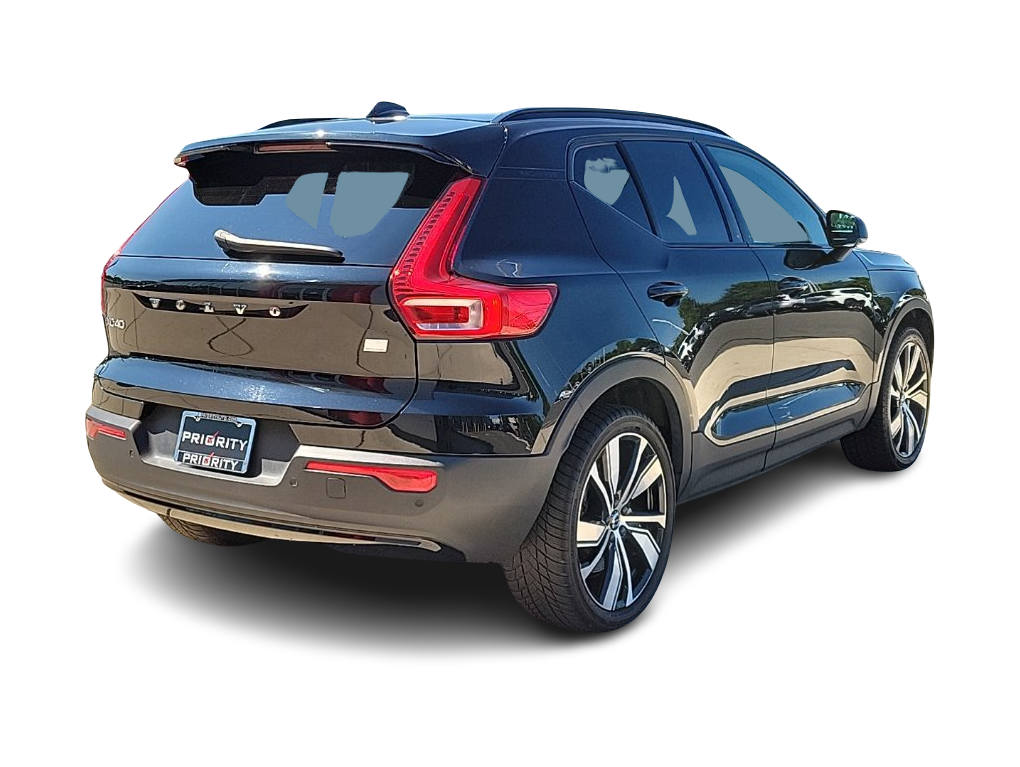 Thumbnail: 2021 Volvo XC40 - 16