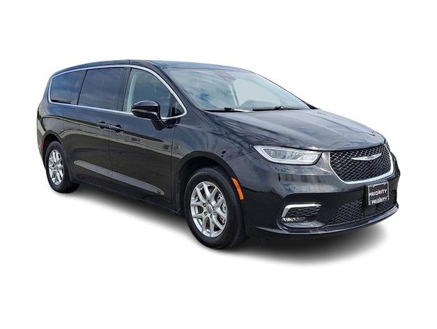 Thumbnail: 2024 Chrysler Pacifica - 17