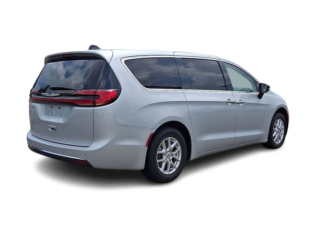 Thumbnail: 2024 Chrysler Pacifica - 16