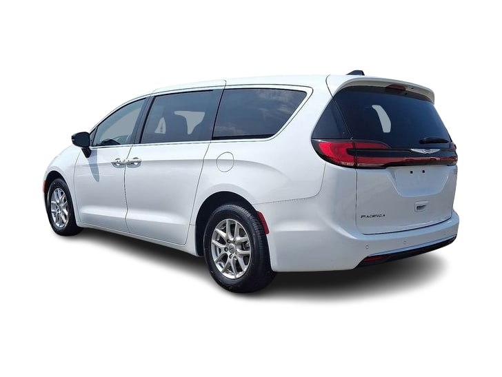 Thumbnail: 2025 Chrysler Pacifica - 4