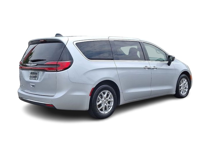 Thumbnail: 2024 Chrysler Pacifica - 16