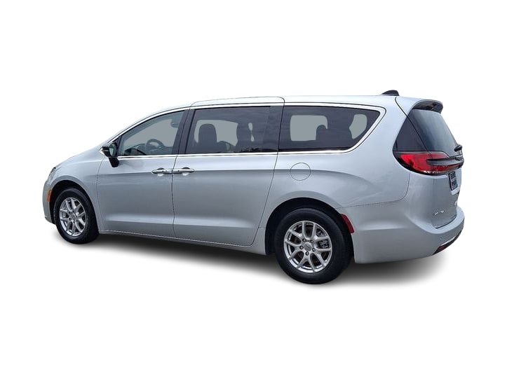 Thumbnail: 2024 Chrysler Pacifica - 3