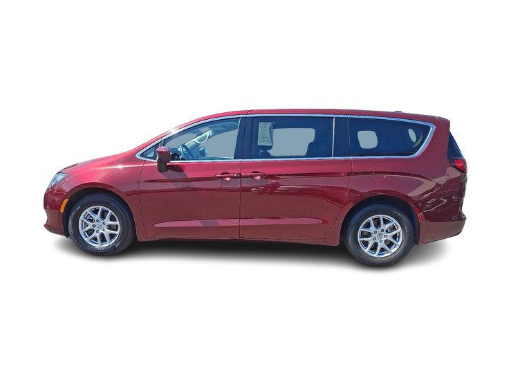 Thumbnail: 2023 Chrysler Voyager - 3