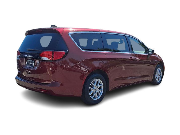 Thumbnail: 2023 Chrysler Voyager - 14