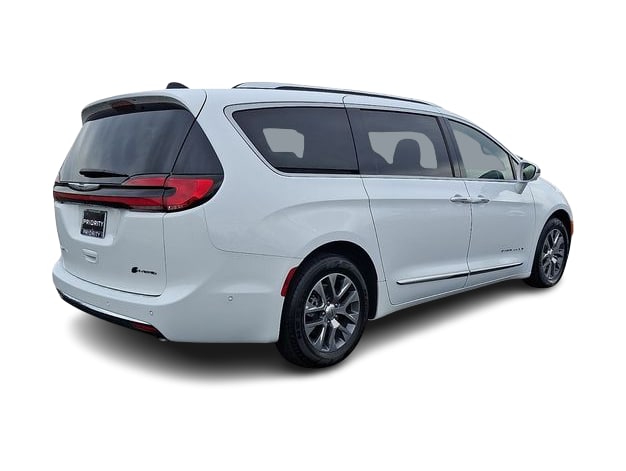 Thumbnail: 2024 Chrysler Pacifica - 18