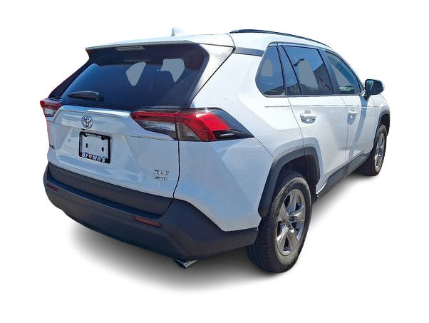 Thumbnail: 2022 Toyota RAV4 - 8