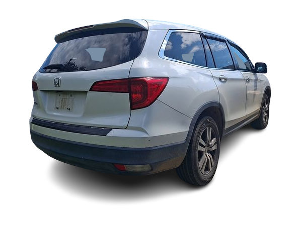 Thumbnail: 2017 Honda Pilot - 8