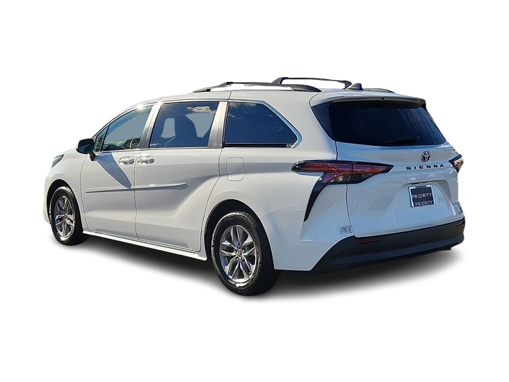 Thumbnail: 2022 Toyota Sienna - 4