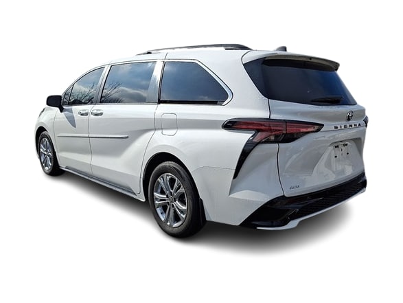 Thumbnail: 2023 Toyota Sienna - 4