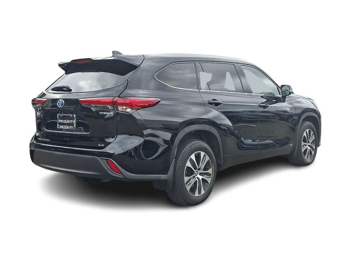 Thumbnail: 2021 Toyota Highlander - 16
