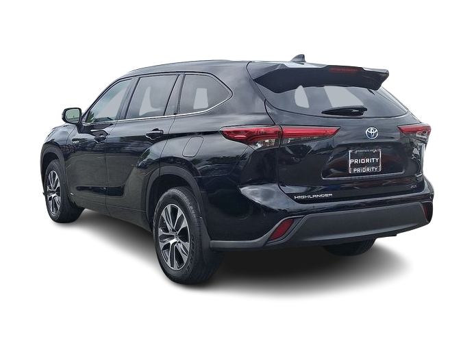 Thumbnail: 2021 Toyota Highlander - 4
