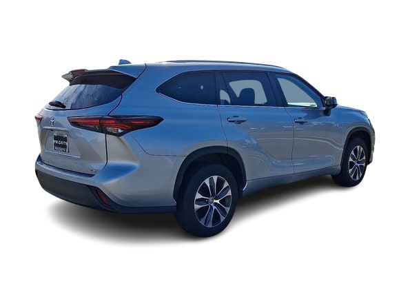 Thumbnail: 2024 Toyota Highlander - 18