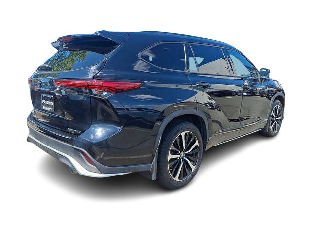 Thumbnail: 2022 Toyota Highlander - 6