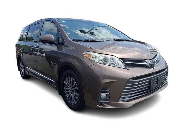 Thumbnail: 2020 Toyota Sienna - 6