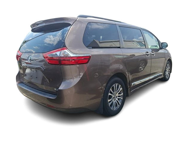 Thumbnail: 2020 Toyota Sienna - 7