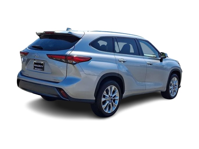 Thumbnail: 2022 Toyota Highlander - 18