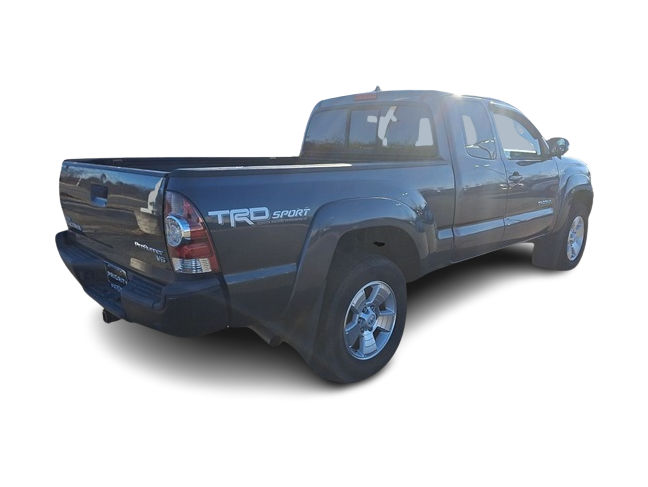 Thumbnail: 2015 Toyota Tacoma - 16