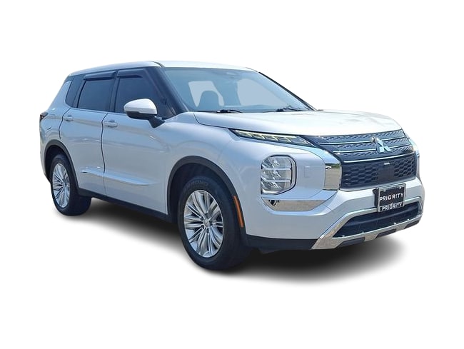 Thumbnail: 2022 Mitsubishi Outlander - 16
