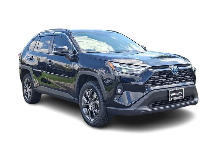 Thumbnail: 2022 Toyota RAV4 - 15