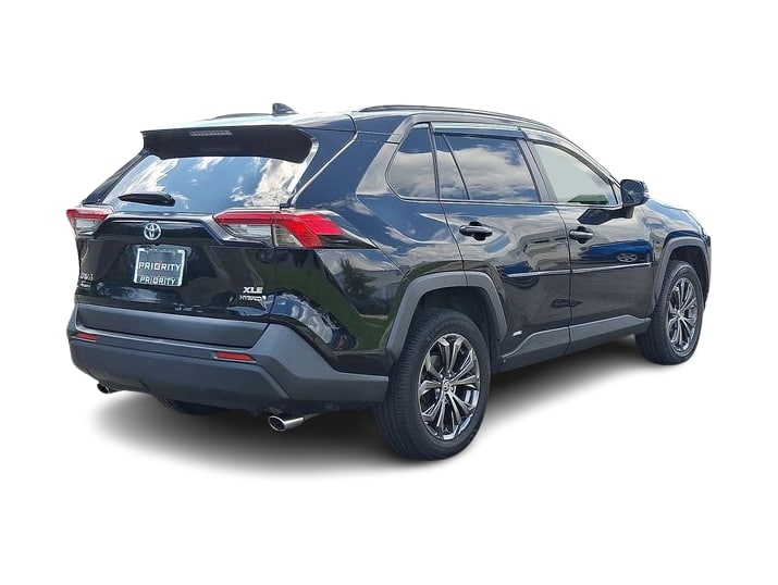 Thumbnail: 2022 Toyota RAV4 - 16