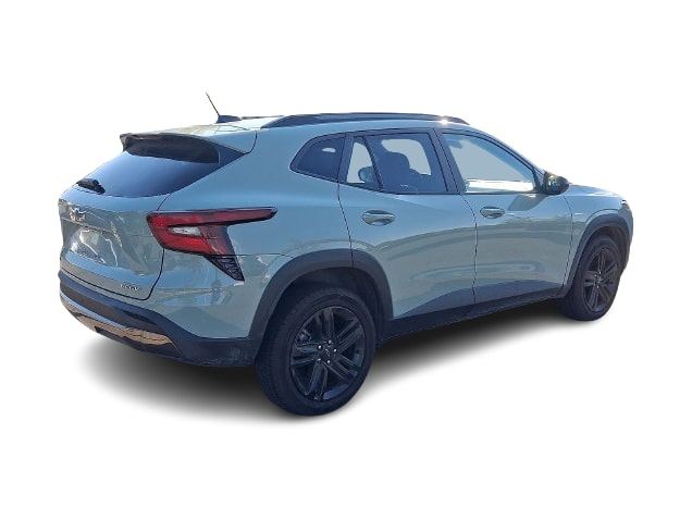 Thumbnail: 2024 Chevrolet Trax - 16