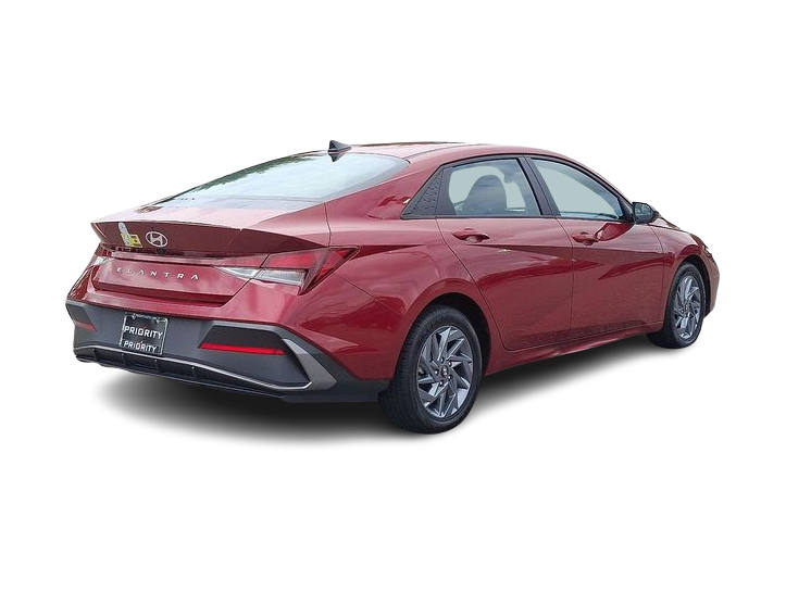 Thumbnail: 2024 Hyundai Elantra - 18