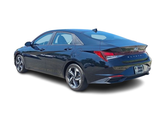 Thumbnail: 2023 Hyundai Elantra - 4