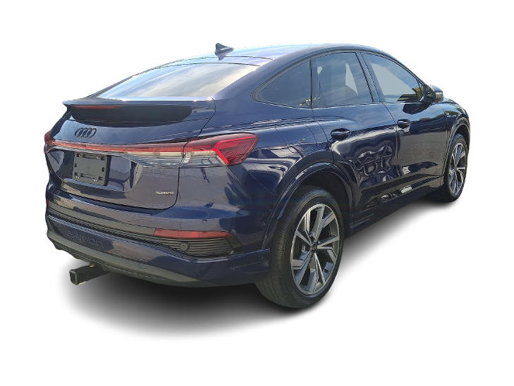 Thumbnail: 2023 Audi Q4 e-tron - 8