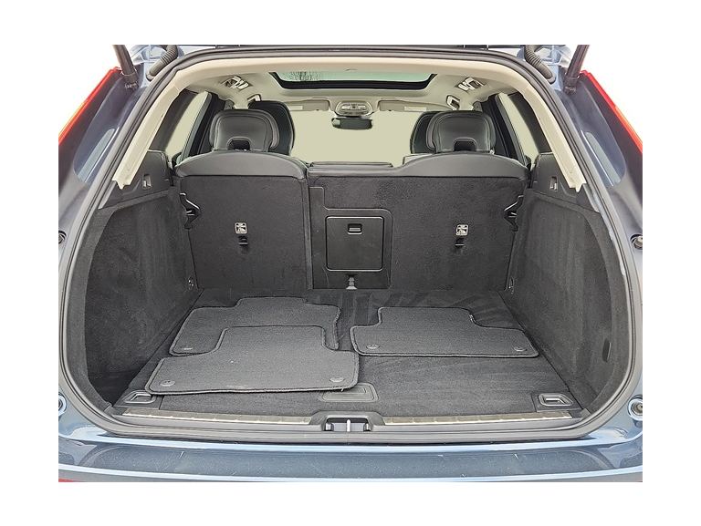 Thumbnail: 2024 Volvo XC60 - 12