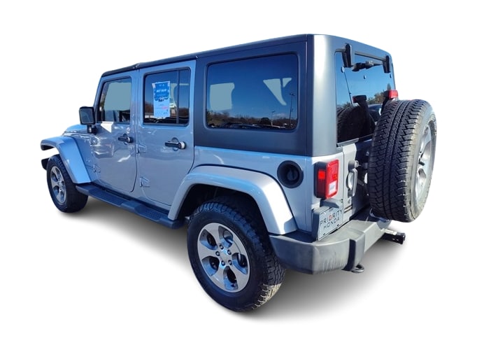 2017 Jeep Wrangler Unlimited Sahara 21