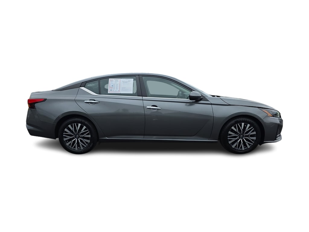 Thumbnail: 2023 Nissan Altima - 17