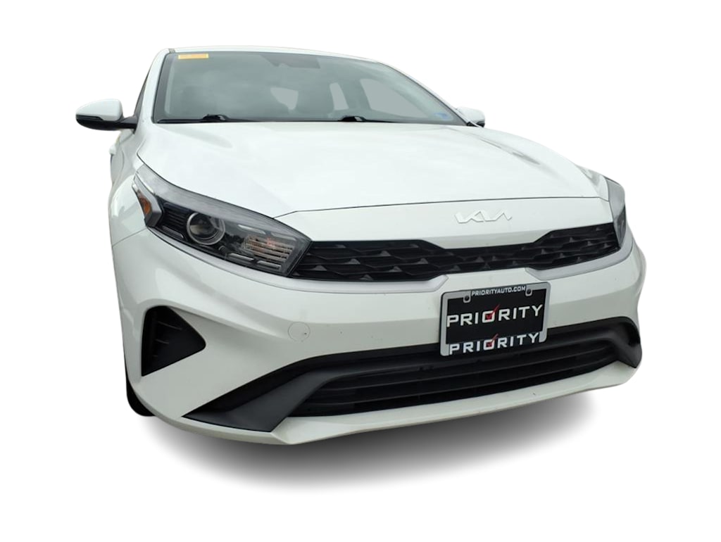 Thumbnail: 2024 Kia Forte - 9