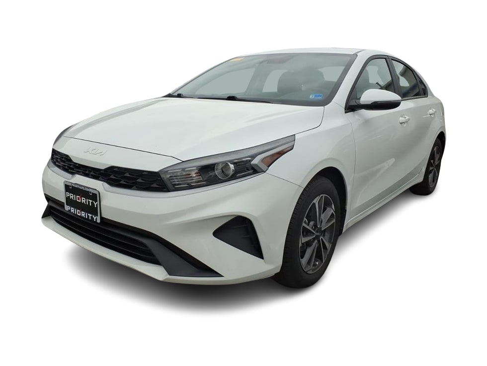 Thumbnail: 2024 Kia Forte - 3