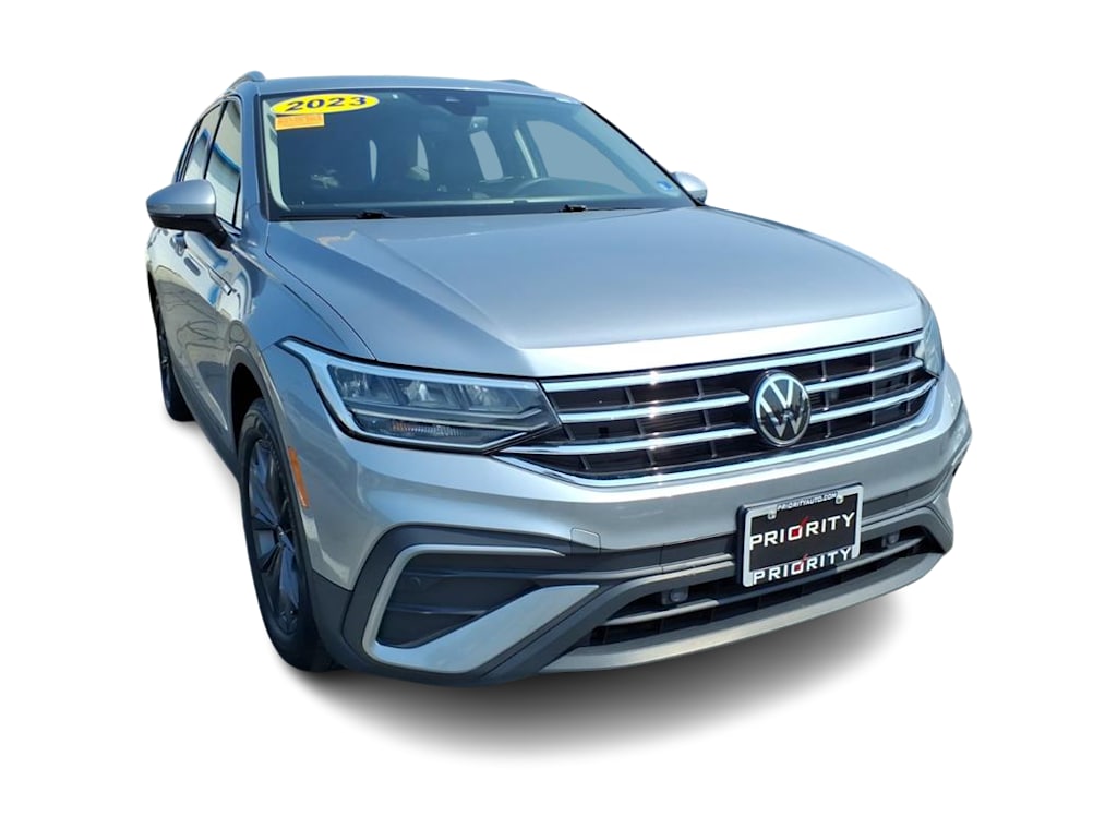 Thumbnail: 2023 Volkswagen Tiguan - 9