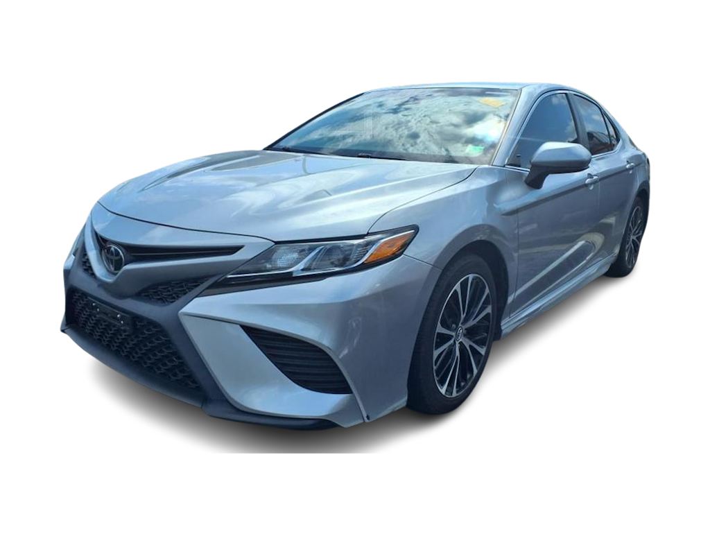 Used 2018 Toyota Camry SE with VIN 4T1B11HKXJU530998 for sale in Hudson, WI