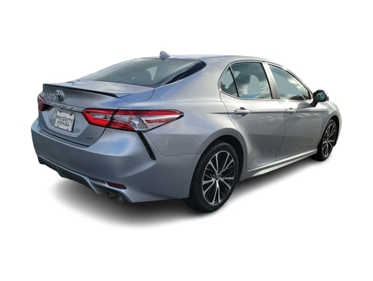 2020 Toyota Camry SE 18