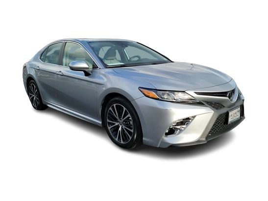 2020 Toyota Camry SE 16