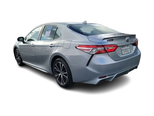 2020 Toyota Camry SE 4