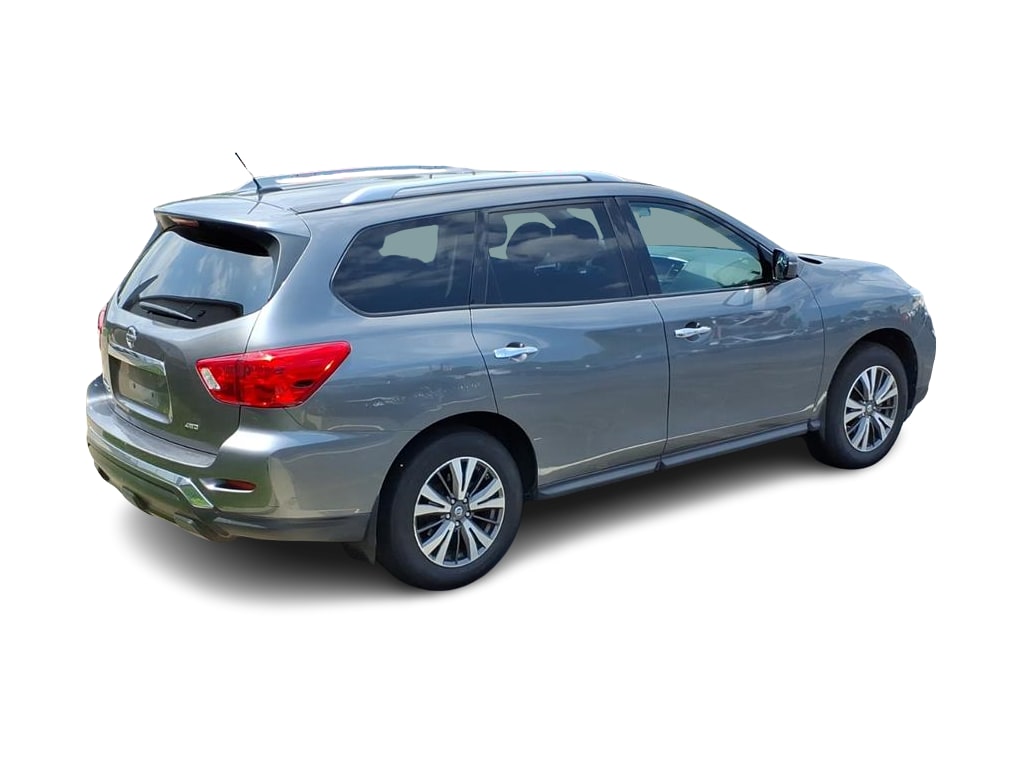 Thumbnail: 2017 Nissan Pathfinder - 11