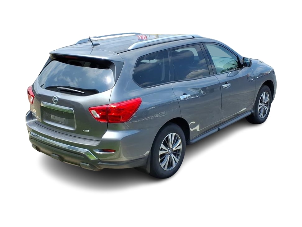 Thumbnail: 2017 Nissan Pathfinder - 12