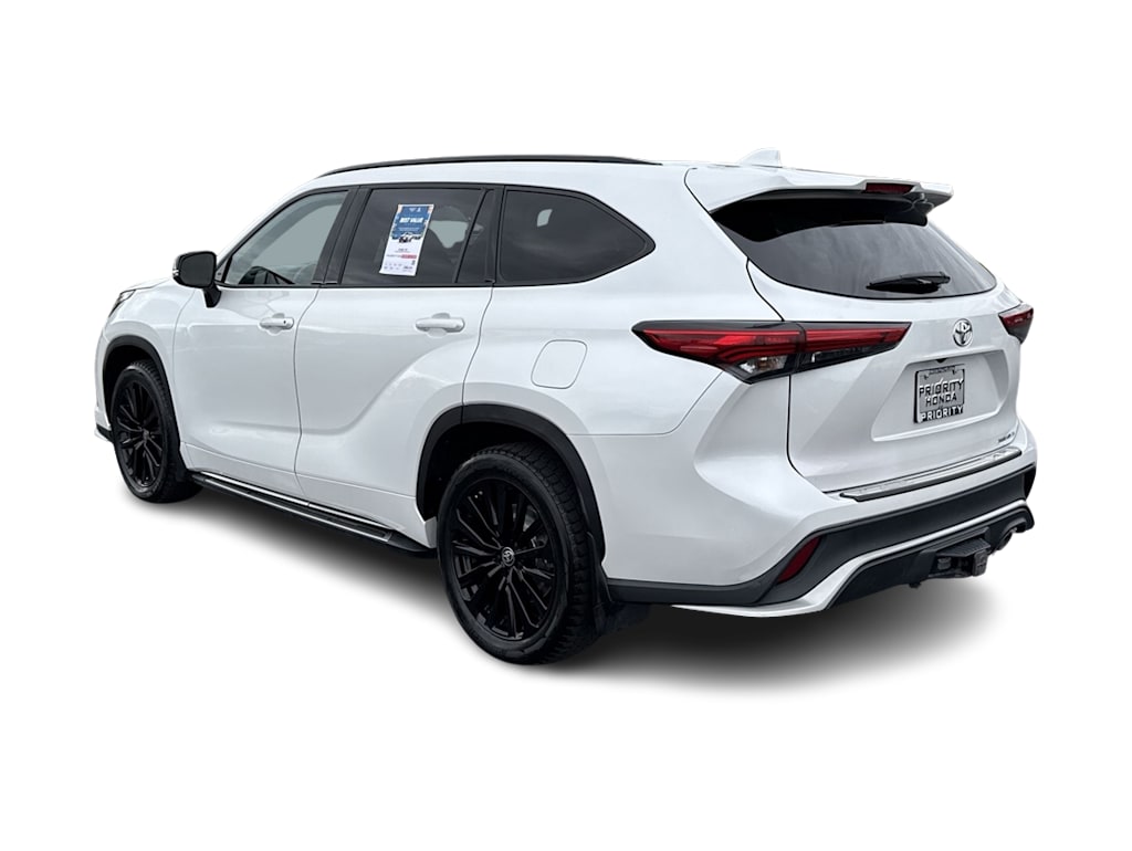 Thumbnail: 2023 Toyota Highlander - 4