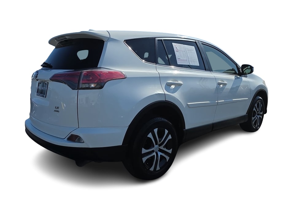 Thumbnail: 2018 Toyota RAV4 - 21