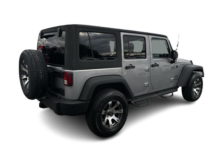 2016 Jeep Wrangler Unlimited Sport 28