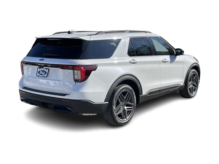 2025 Ford Explorer ST-Line 17