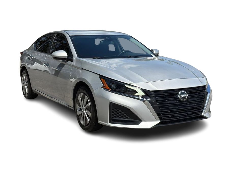 Thumbnail: 2023 Nissan Altima - 18