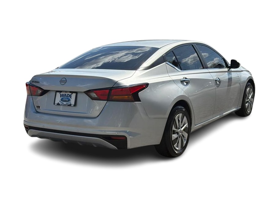 Thumbnail: 2023 Nissan Altima - 20
