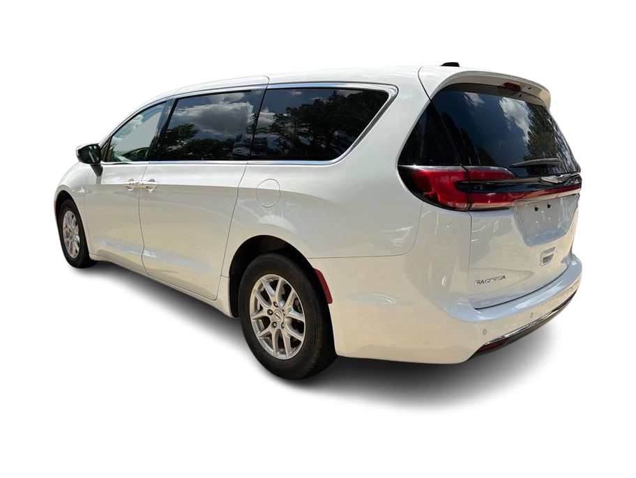 Thumbnail: 2023 Chrysler Pacifica - 4