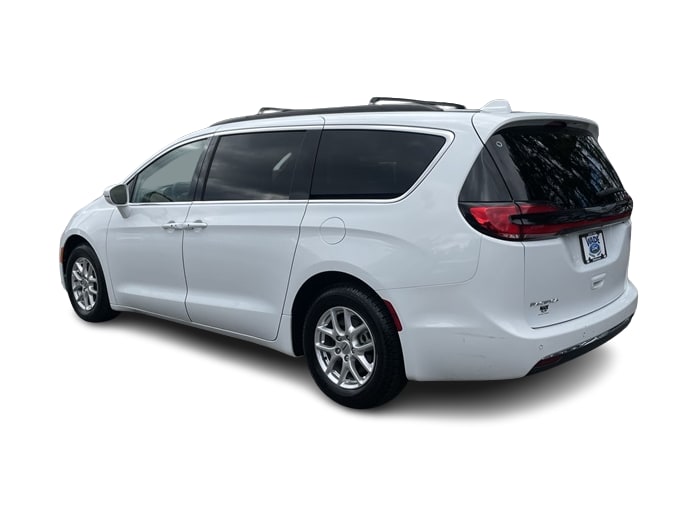 2022 Chrysler Pacifica Touring L 4