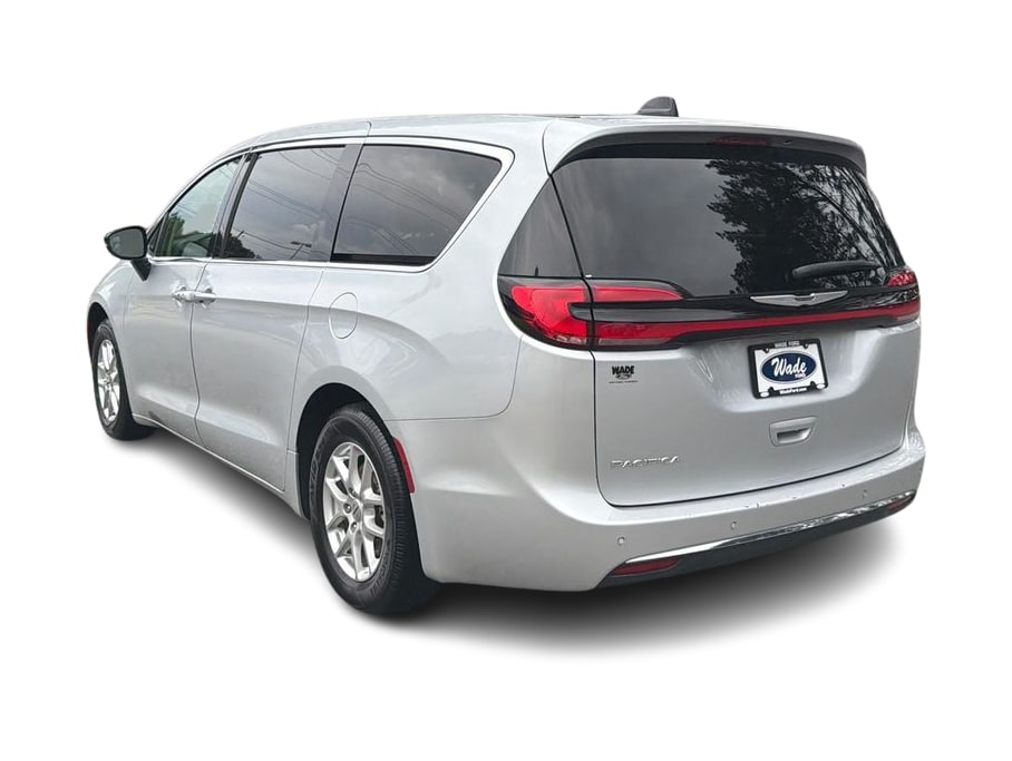 Thumbnail: 2024 Chrysler Pacifica - 4